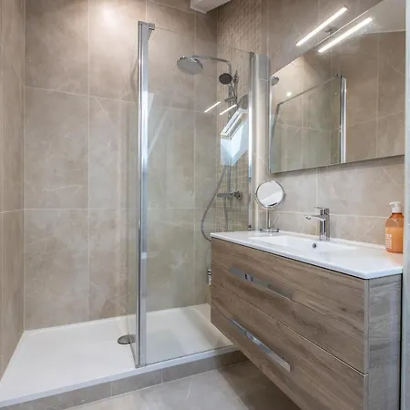 Apartment Lb Vacation I Beautiful Center & Renovated Duplex Minutes From Beaches & Palais Cannes